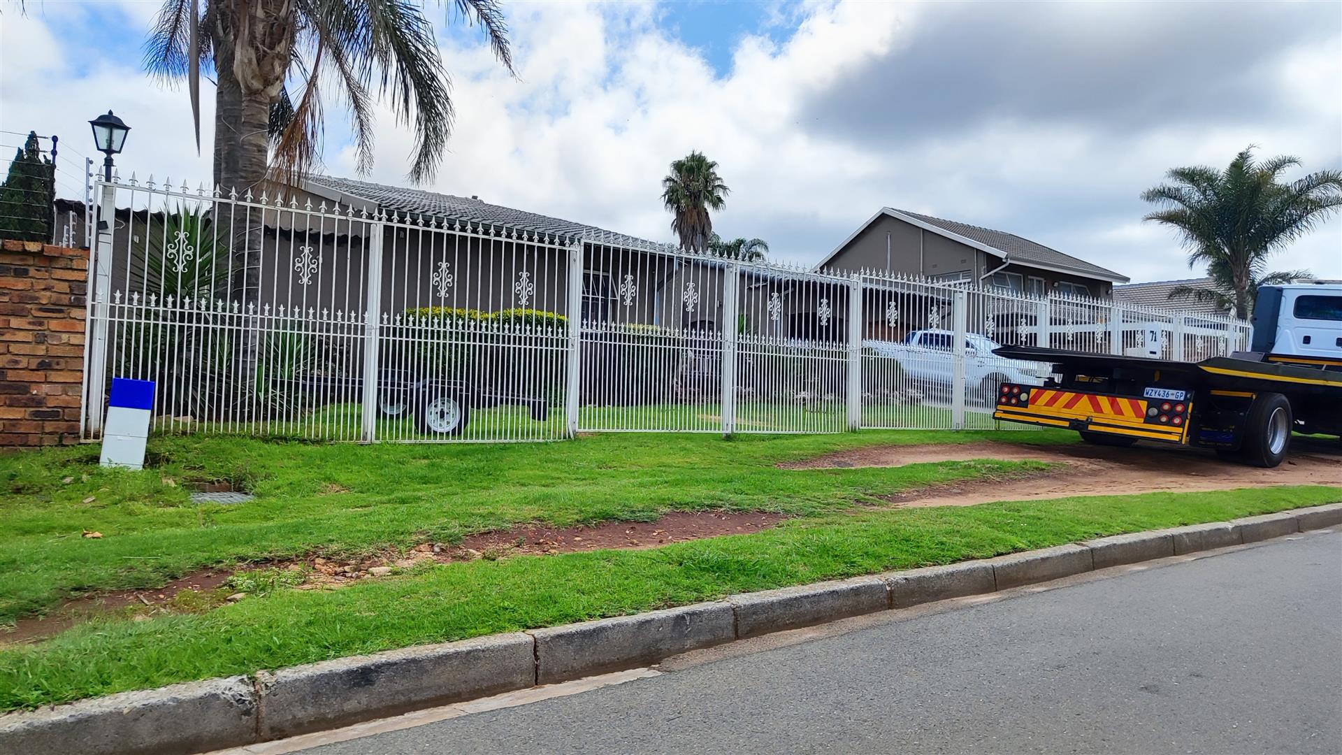 Front View of property in Oakdene