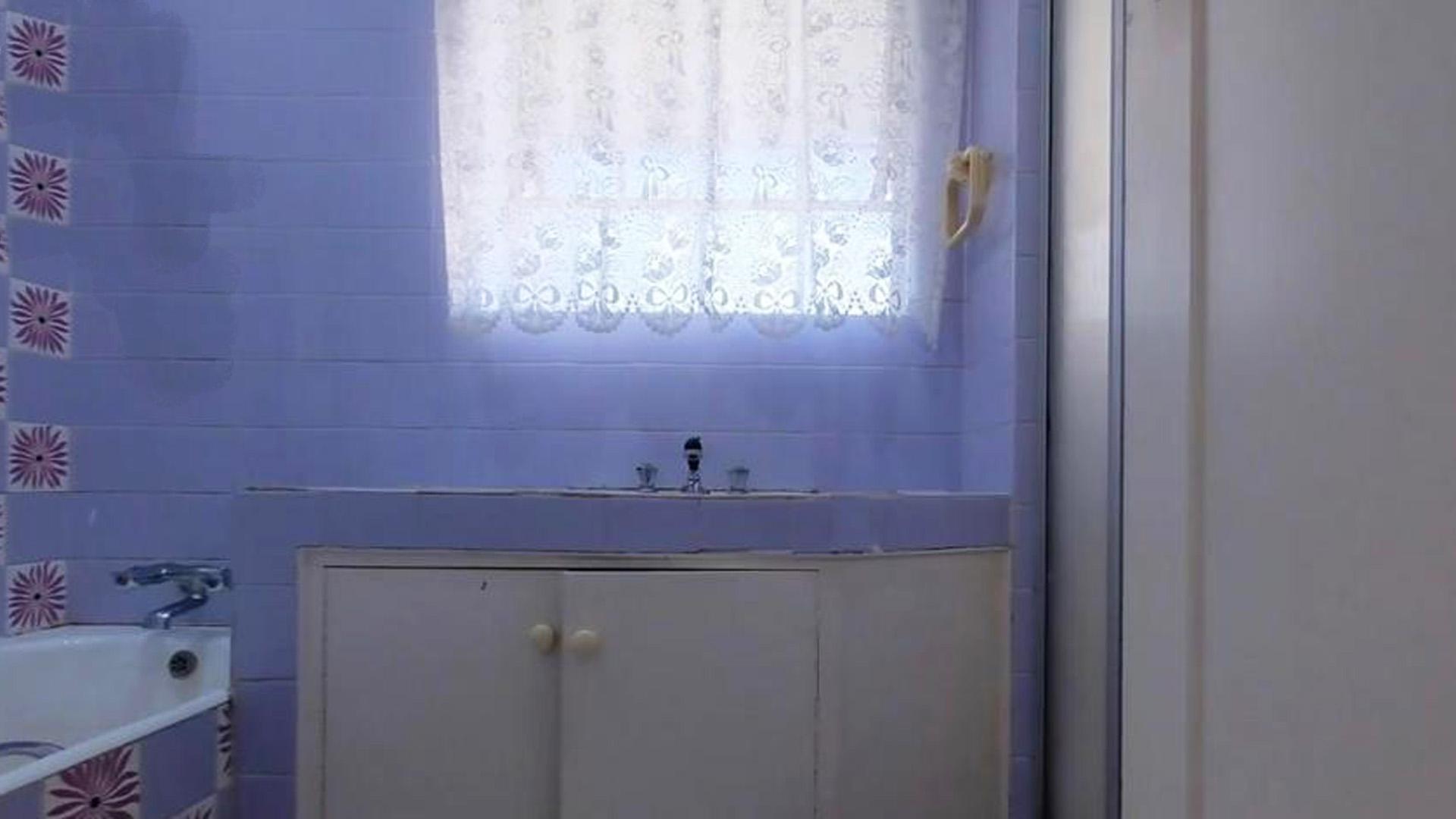 Bathroom 1 of property in Oakdene