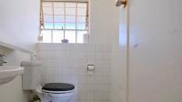 Bathroom 1 of property in Oakdene