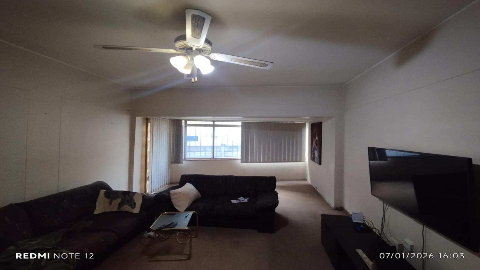 Lounges of property in Three Rivers