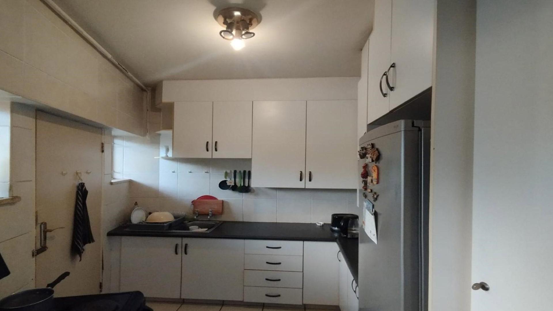 Kitchen - 8 square meters of property in Three Rivers