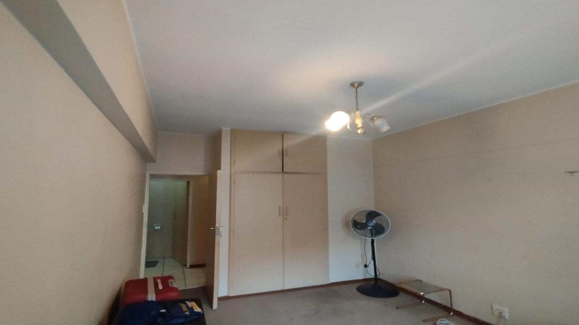 Bed Room 1 - 15 square meters of property in Three Rivers