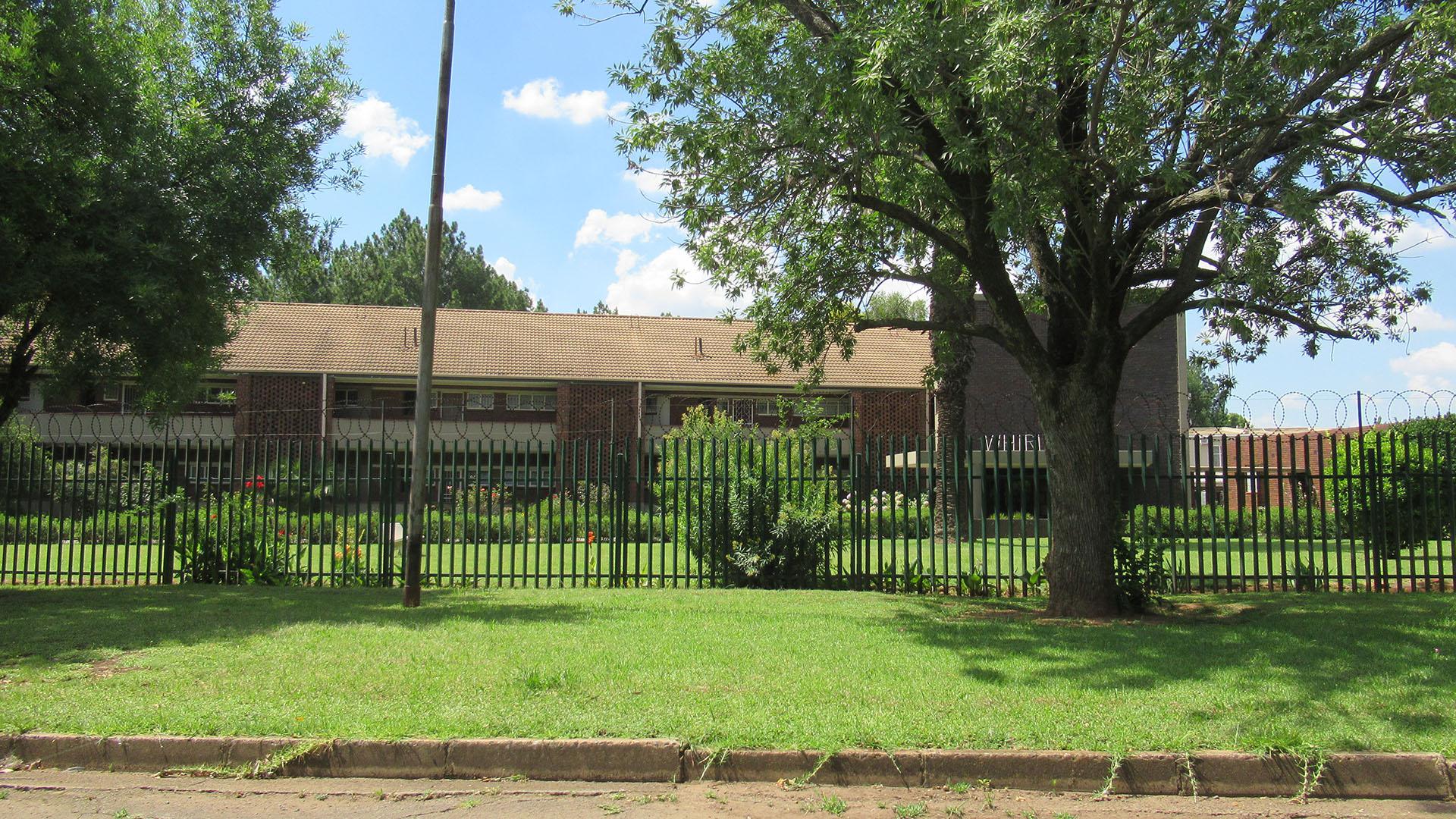 Front View of property in Three Rivers