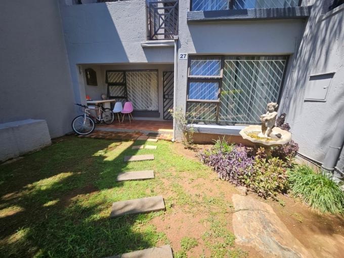 2 Bedroom Simplex for Sale For Sale in Bassonia - MR701404