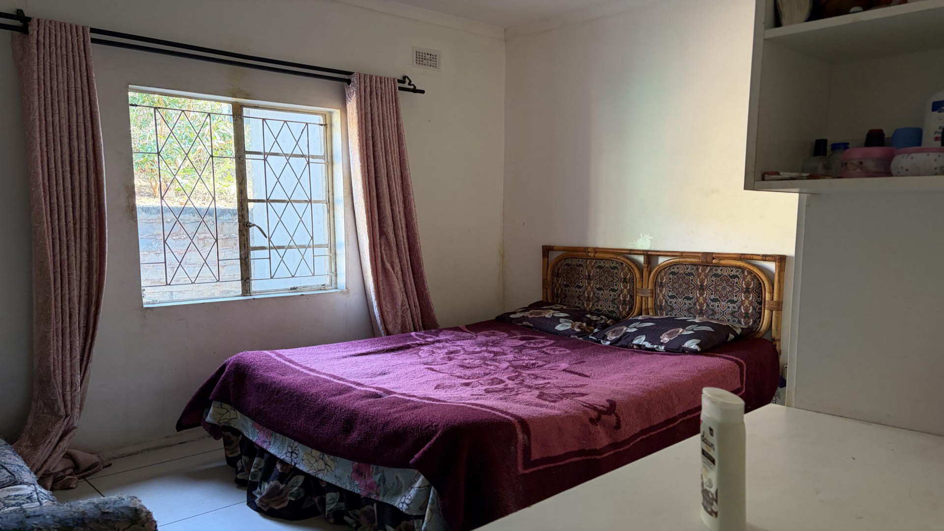 Bed Room 1 of property in Sezela