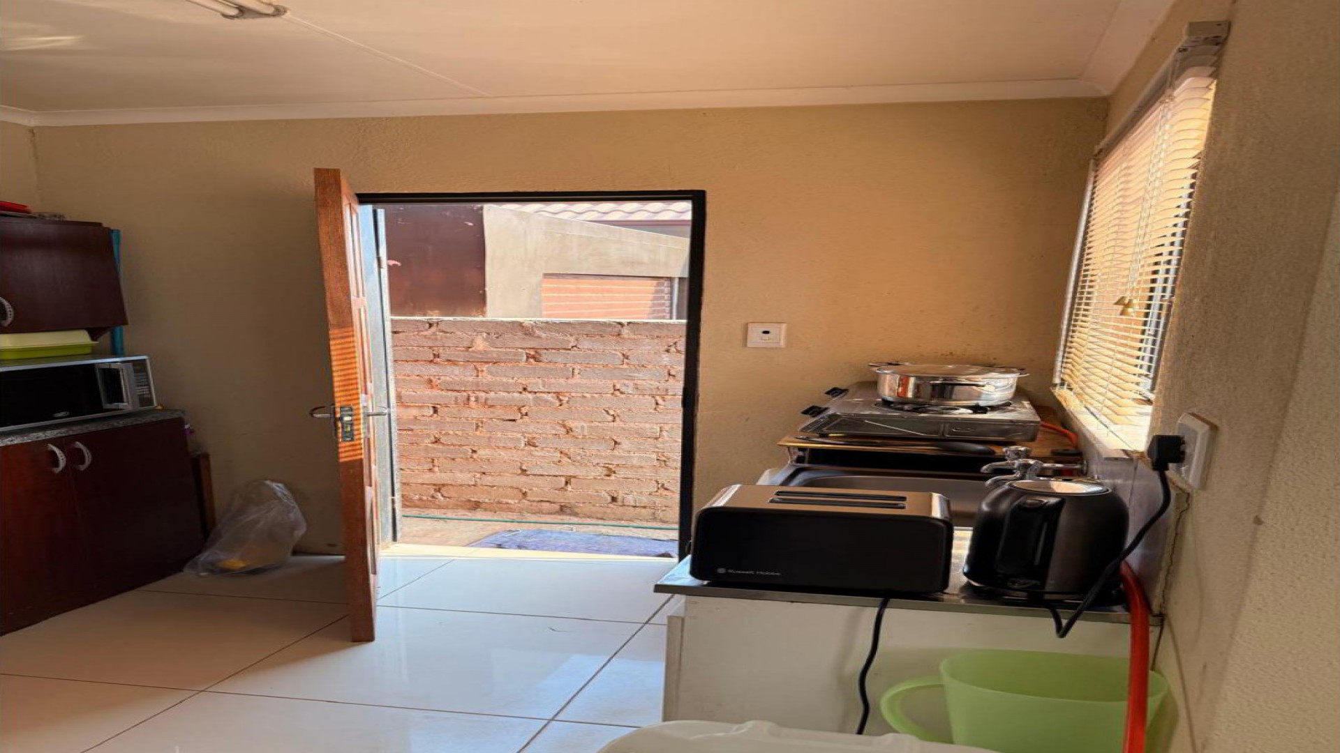 Kitchen of property in Soshanguve East