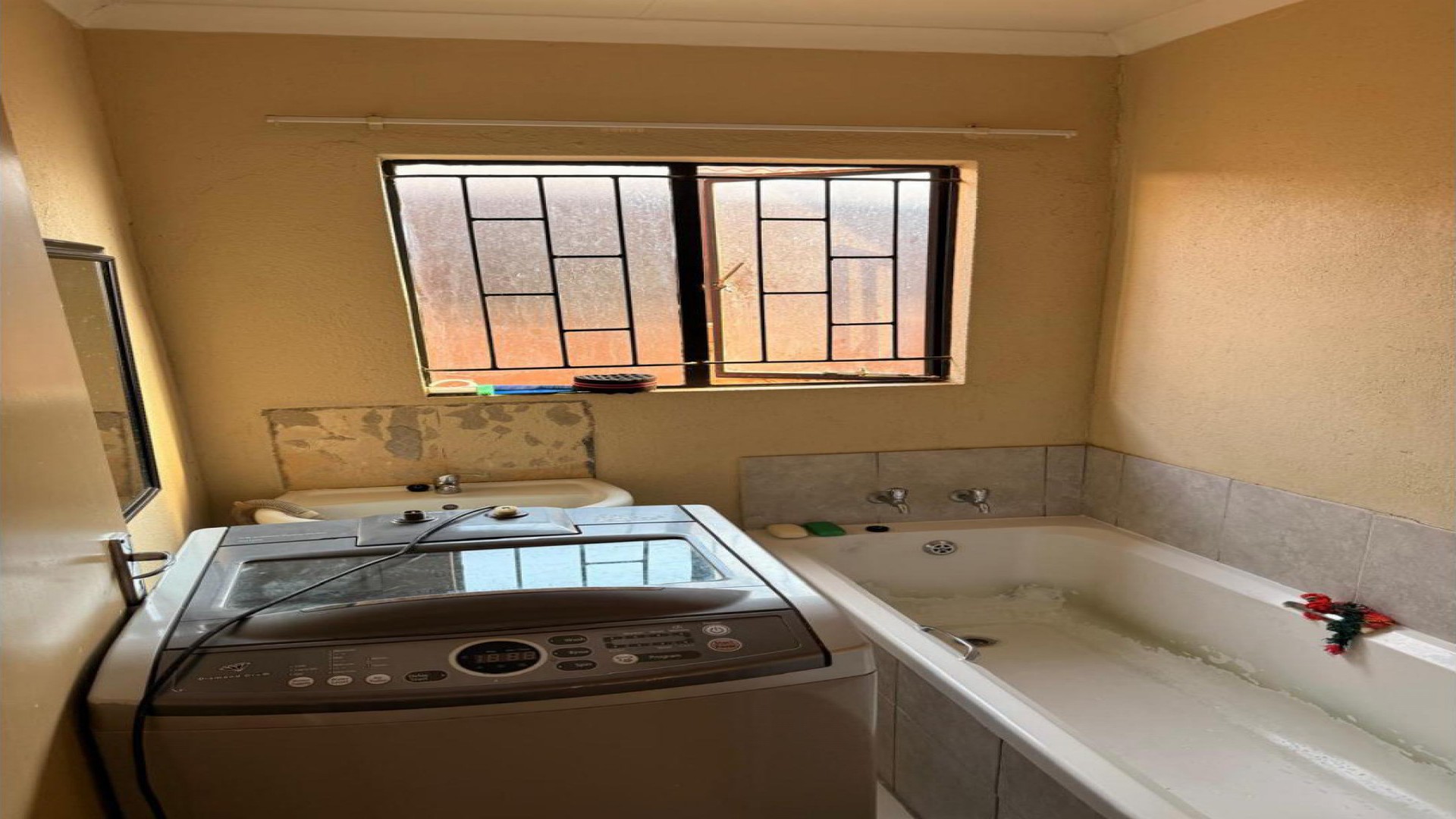 Bathroom 1 of property in Soshanguve East