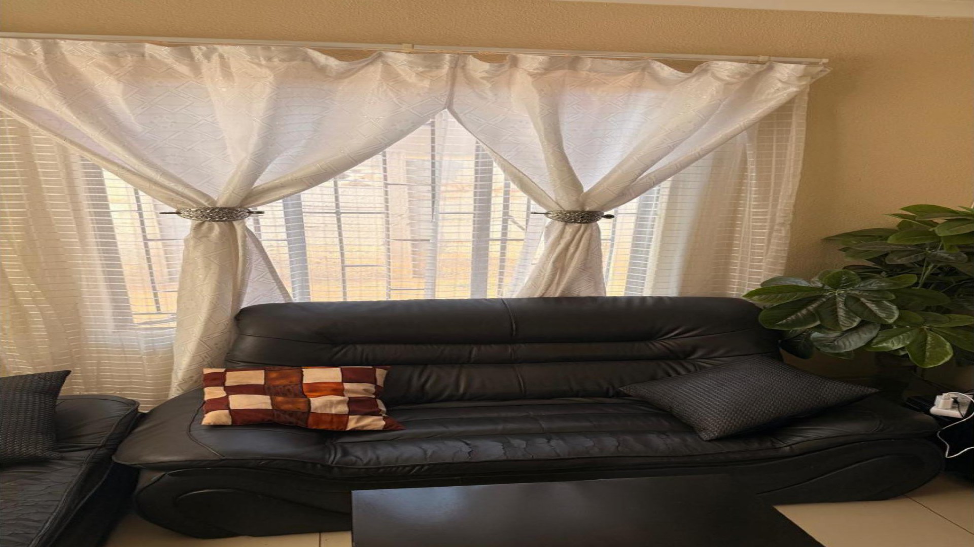 Lounges of property in Soshanguve East