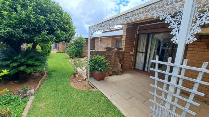 1 Bedroom Apartment for Sale For Sale in Klerksdorp - MR701433