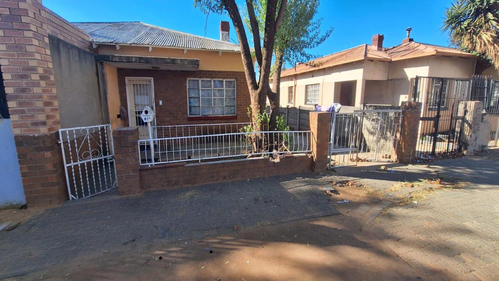 Front View of property in Turffontein