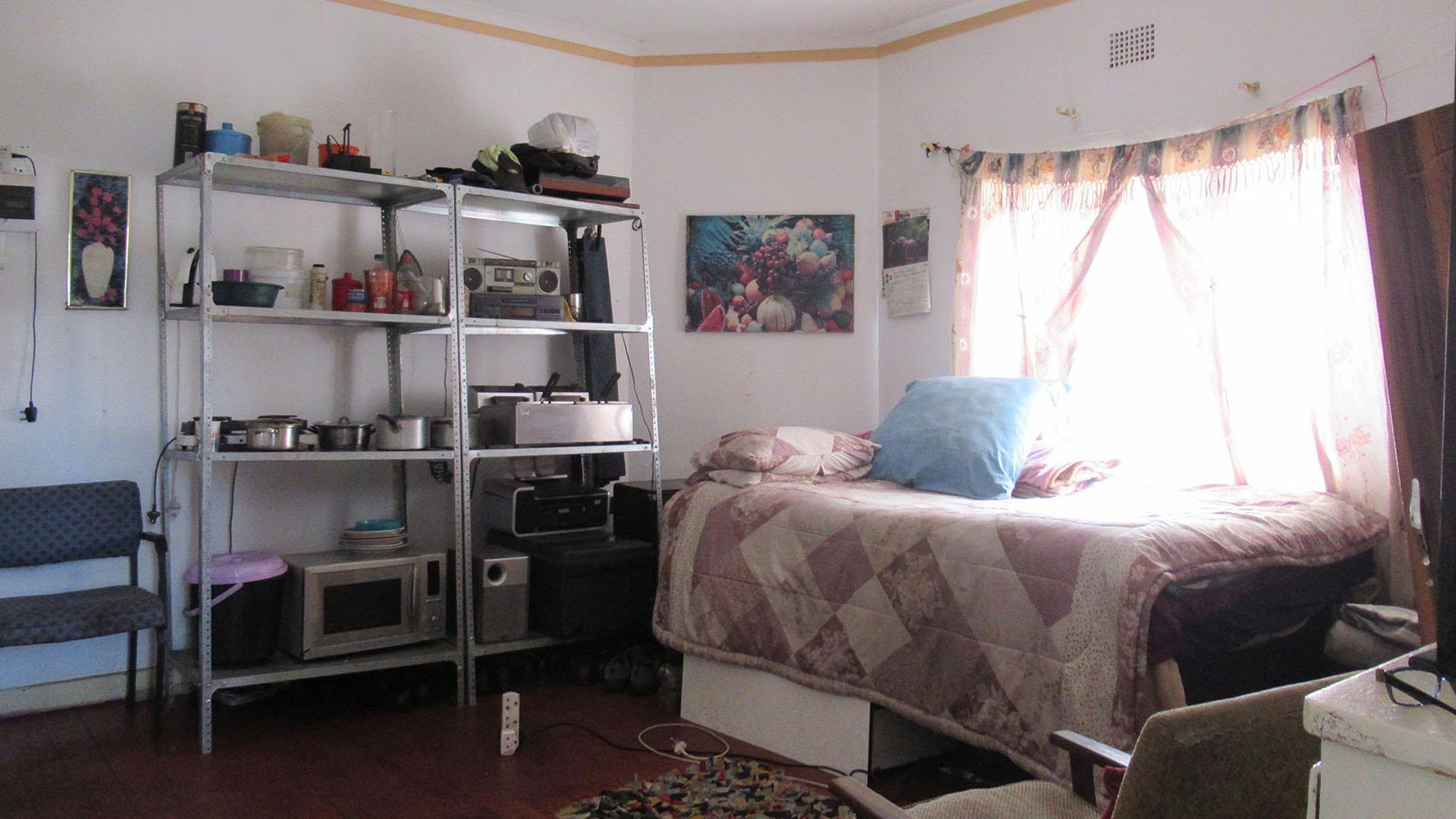 Bed Room 1 - 26 square meters of property in Turffontein