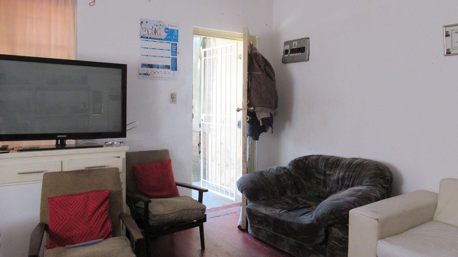 Bed Room 1 - 26 square meters of property in Turffontein