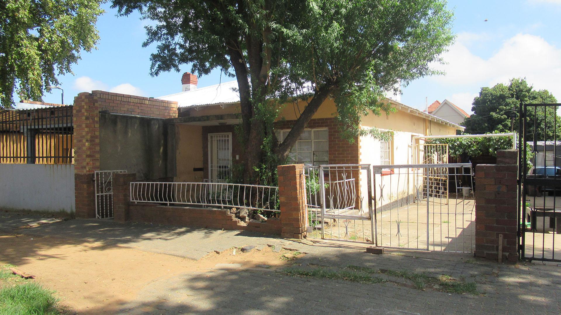 Front View of property in Turffontein