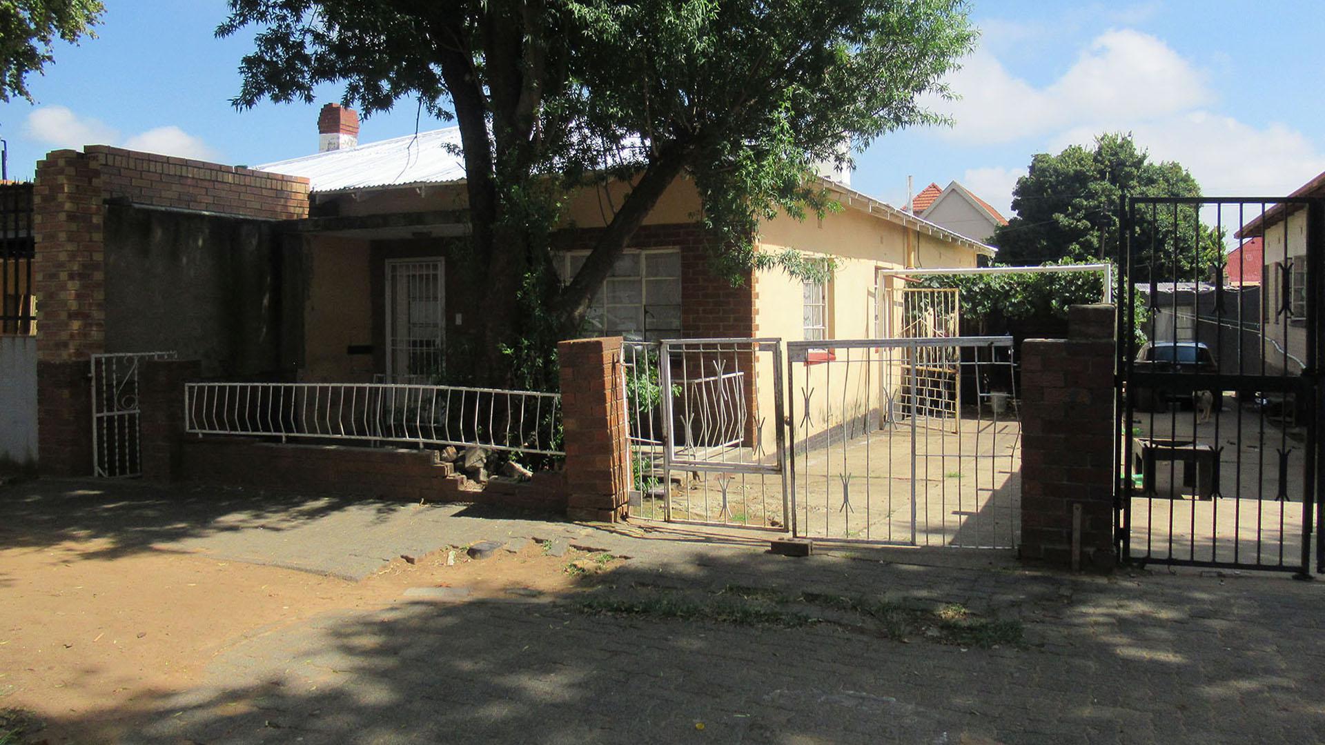 Front View of property in Turffontein