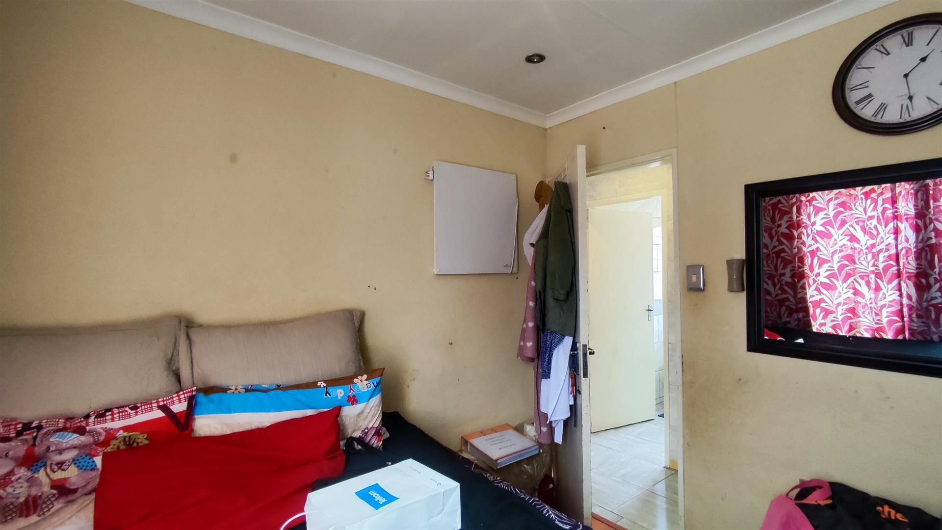 Bed Room 2 - 10 square meters of property in Mindalore