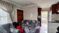 Lounges - 17 square meters of property in Mindalore