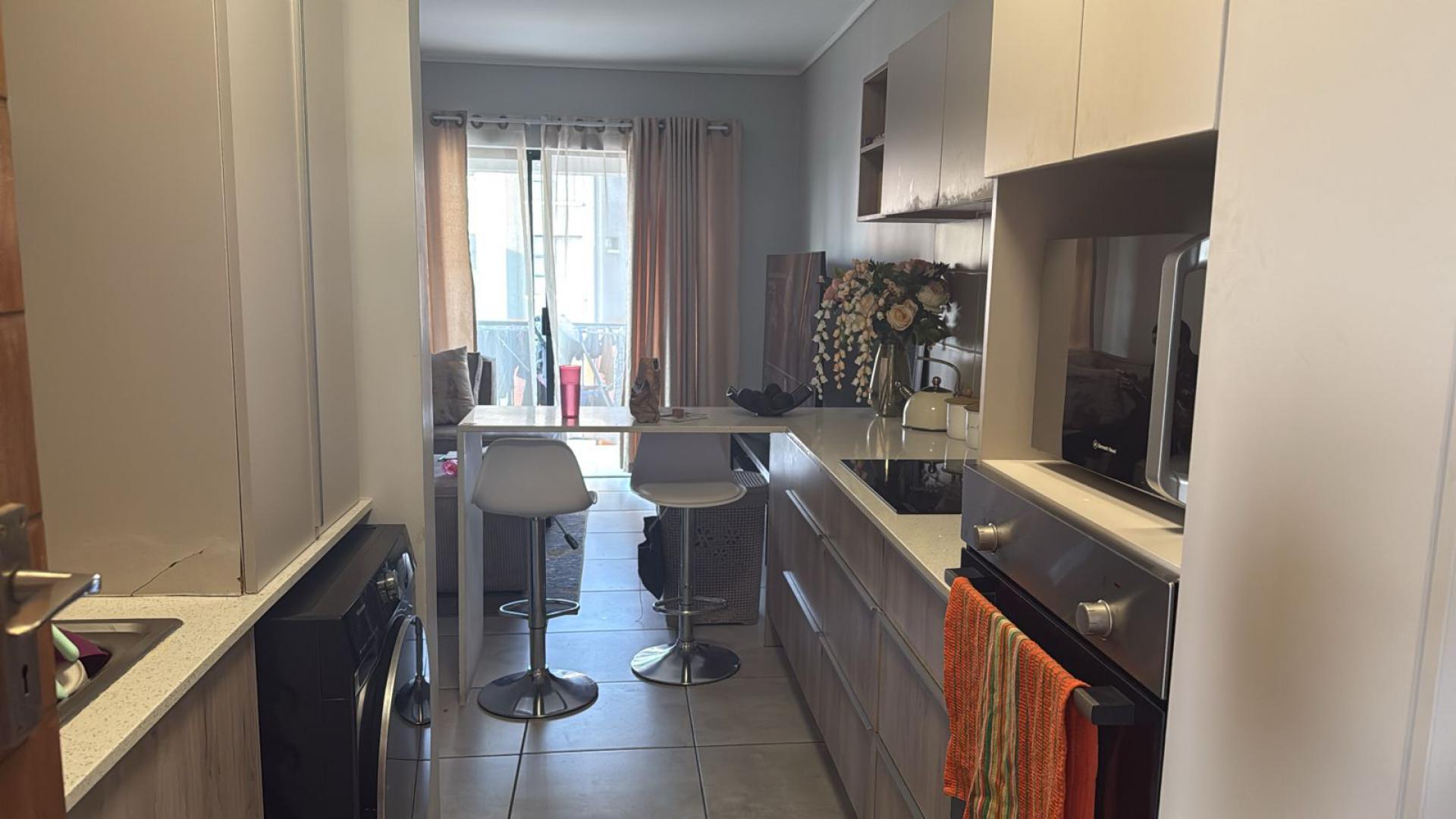 Kitchen of property in Rooihuiskraal