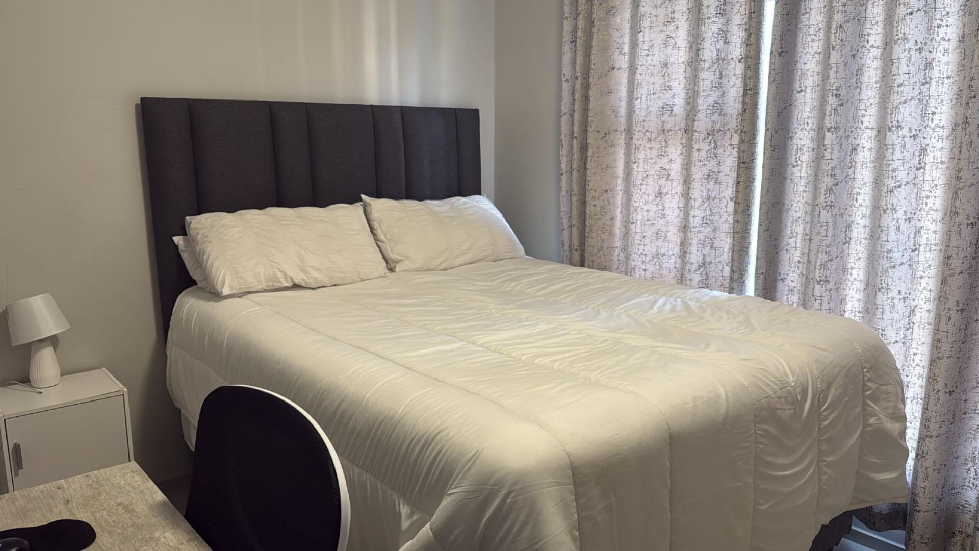 Bed Room 2 of property in Rooihuiskraal