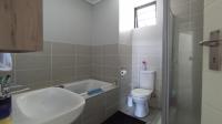 Bathroom 1 - 8 square meters of property in Rooihuiskraal