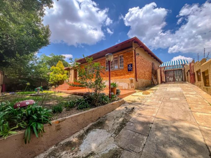 3 Bedroom House for Sale For Sale in Rosettenville - MR701507