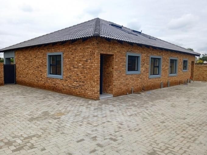 2 Bedroom Simplex for Sale For Sale in Brackendowns - MR701509