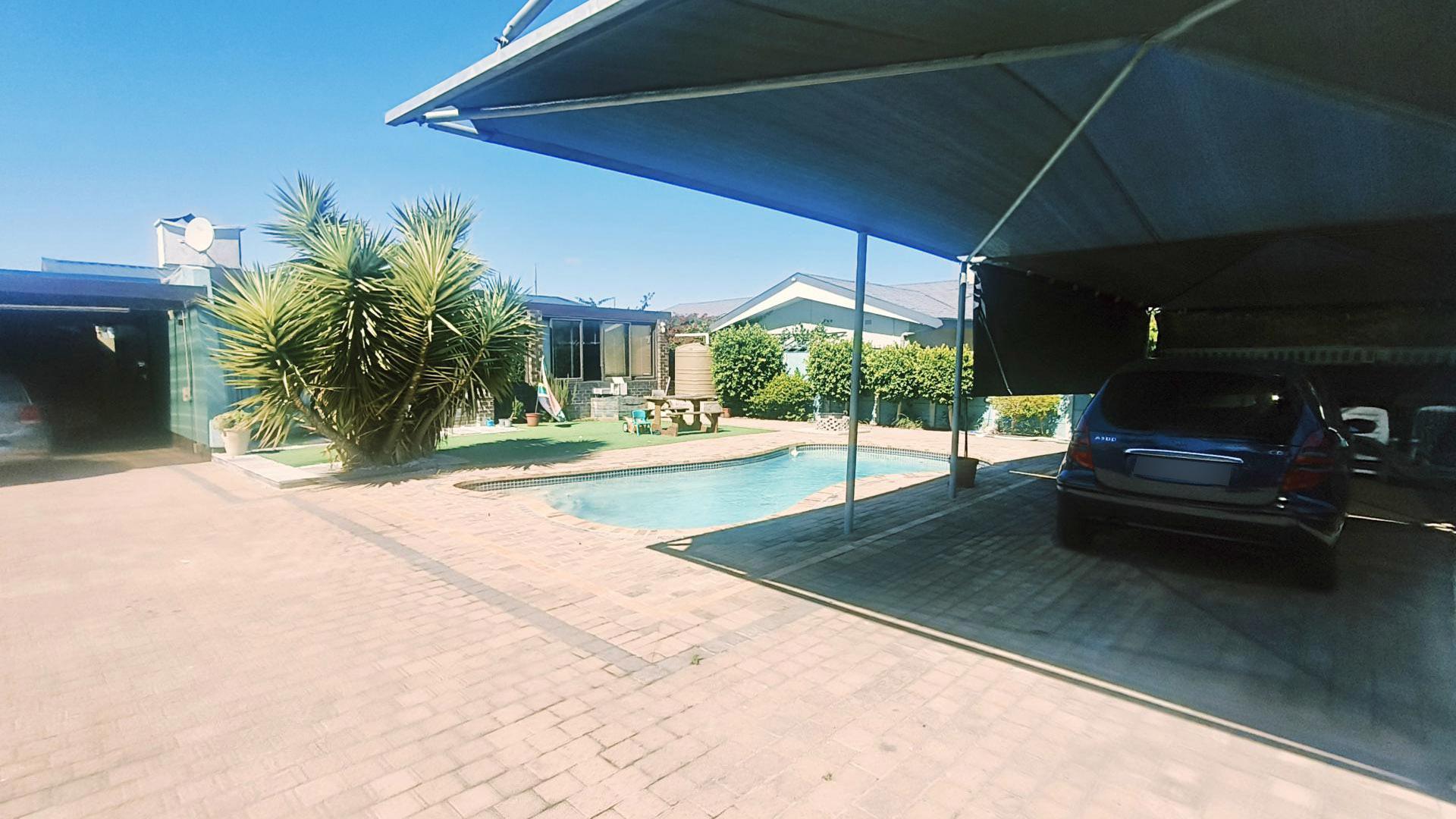 Front View of property in Parow North