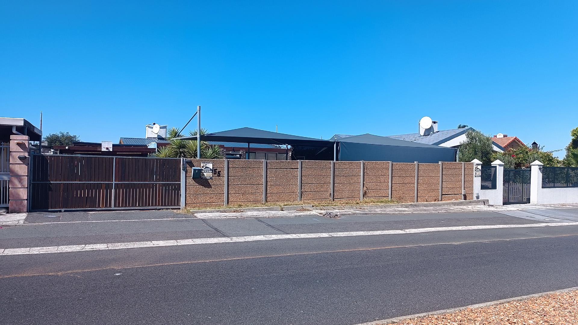 Front View of property in Parow North