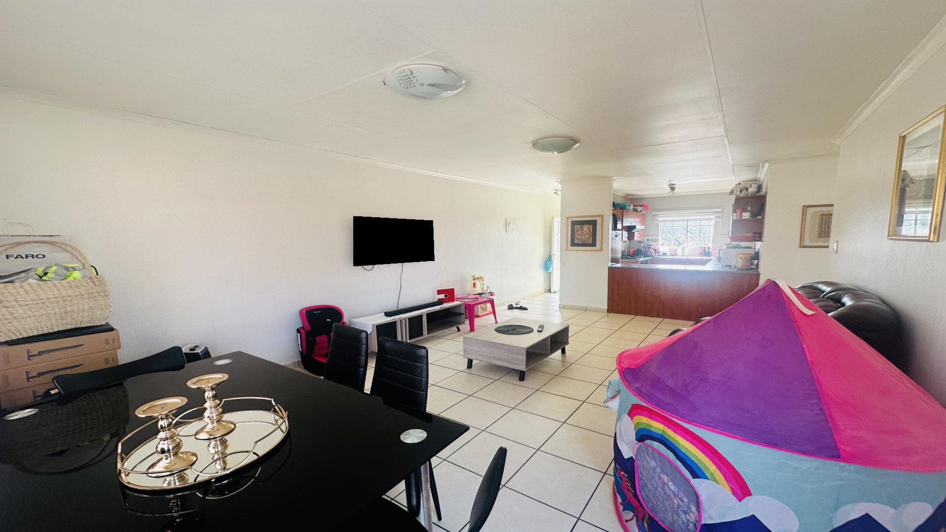 Lounges of property in Winchester Hills