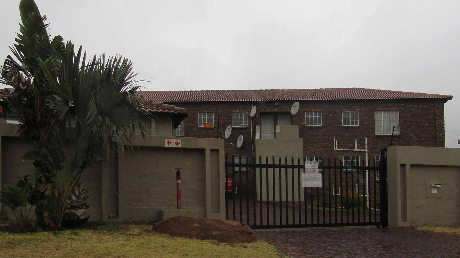 Front View of property in Winchester Hills