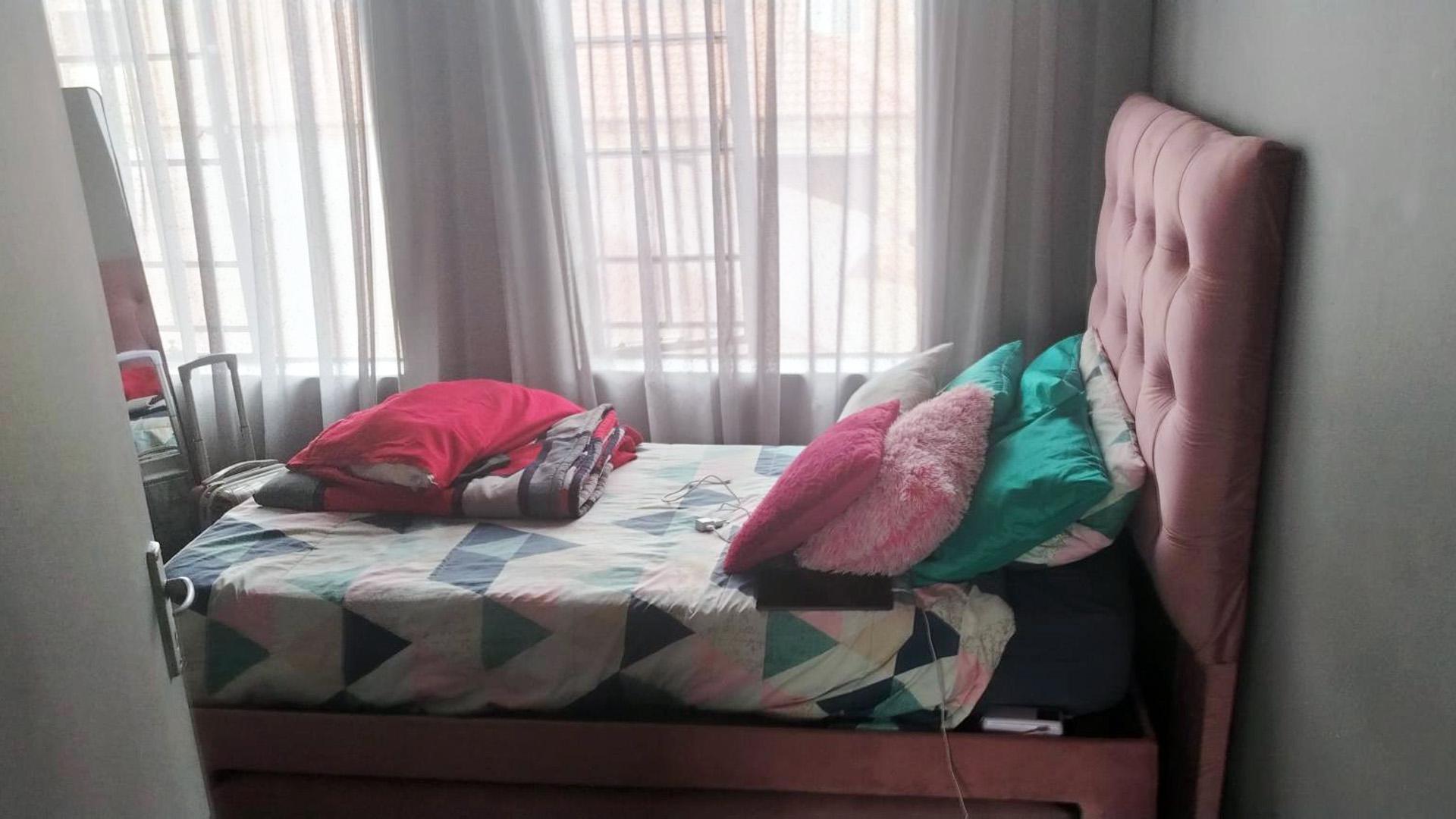 Bed Room 1 of property in Theresapark