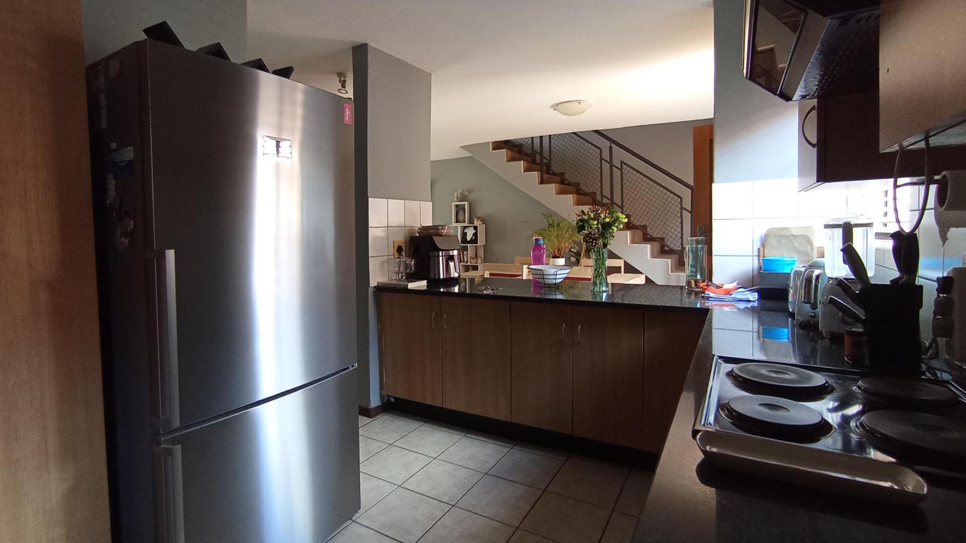 Kitchen - 13 square meters of property in Theresapark