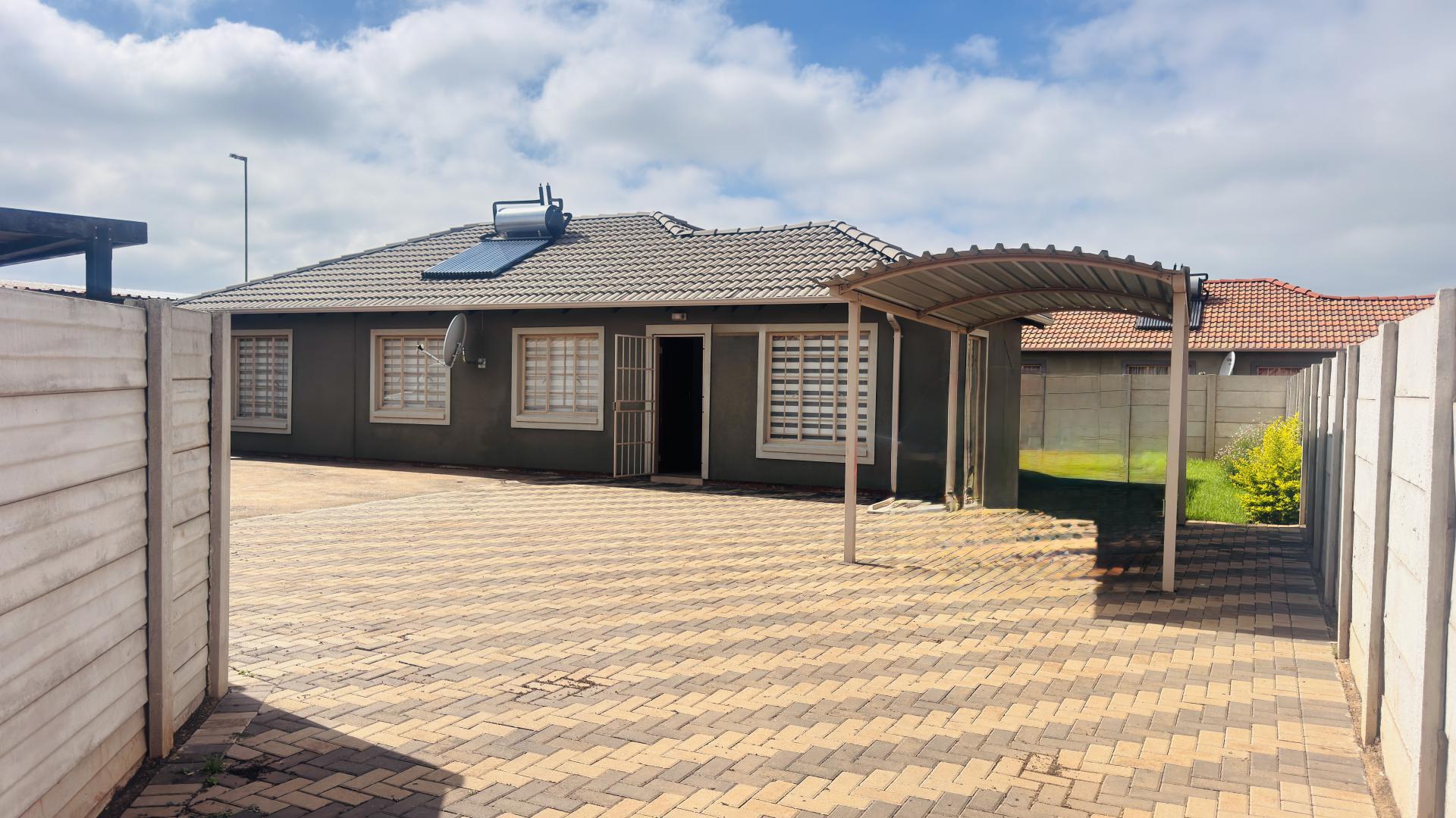 Front View of property in Sky City