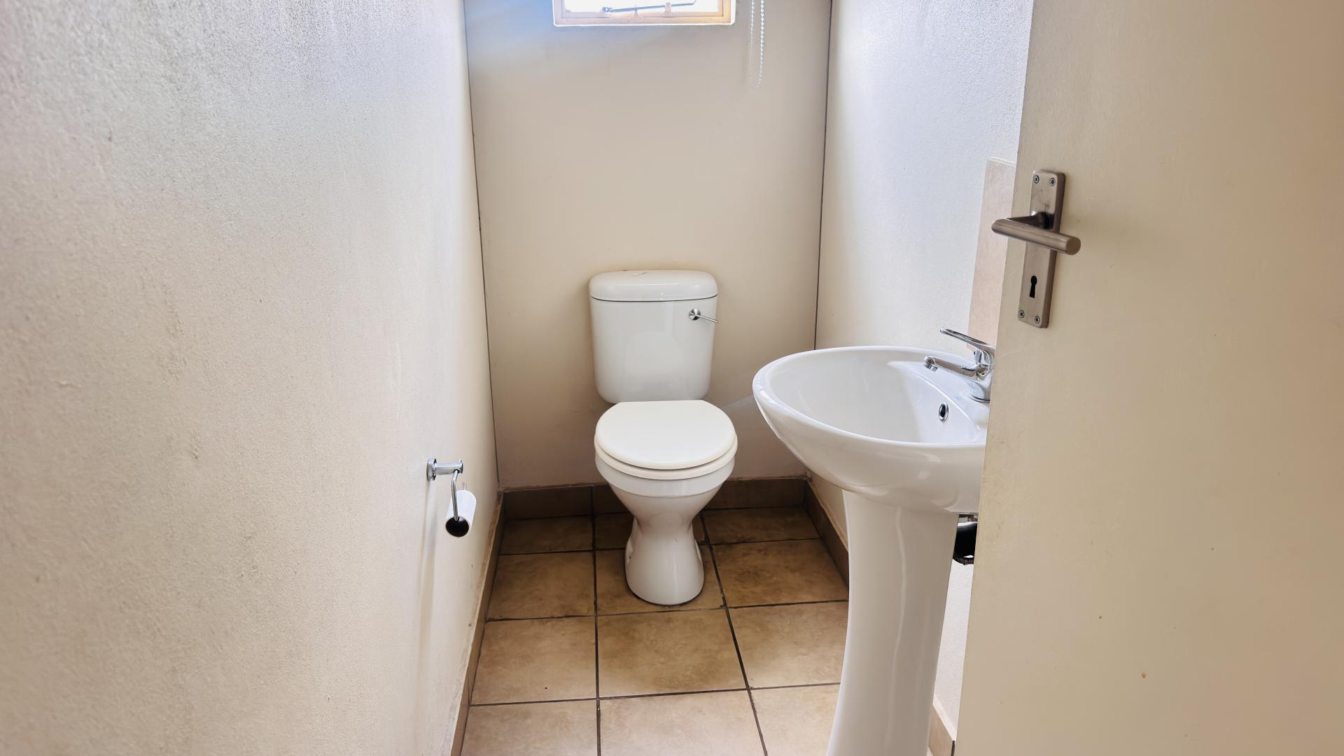 Bathroom 1 of property in Sky City