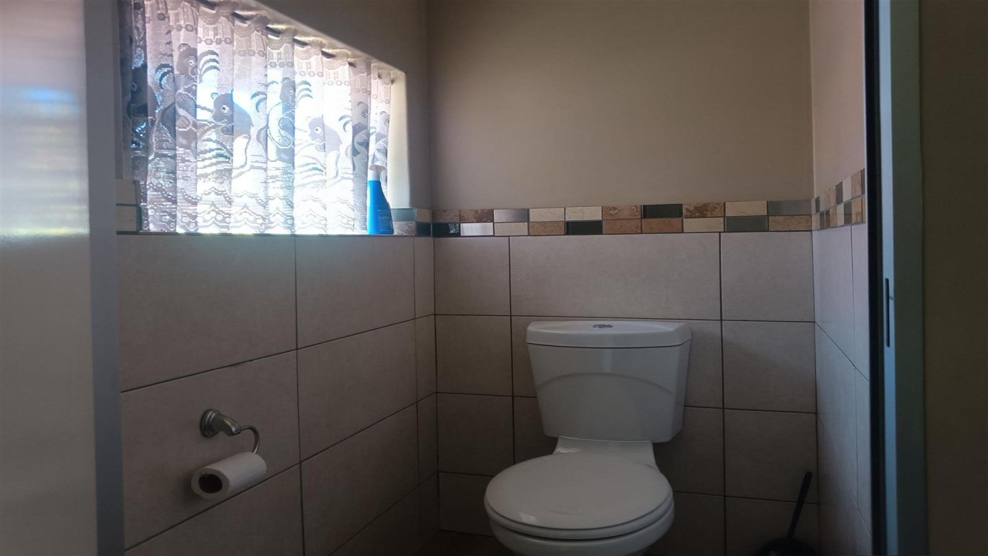 Bathroom 2 of property in Kilner park