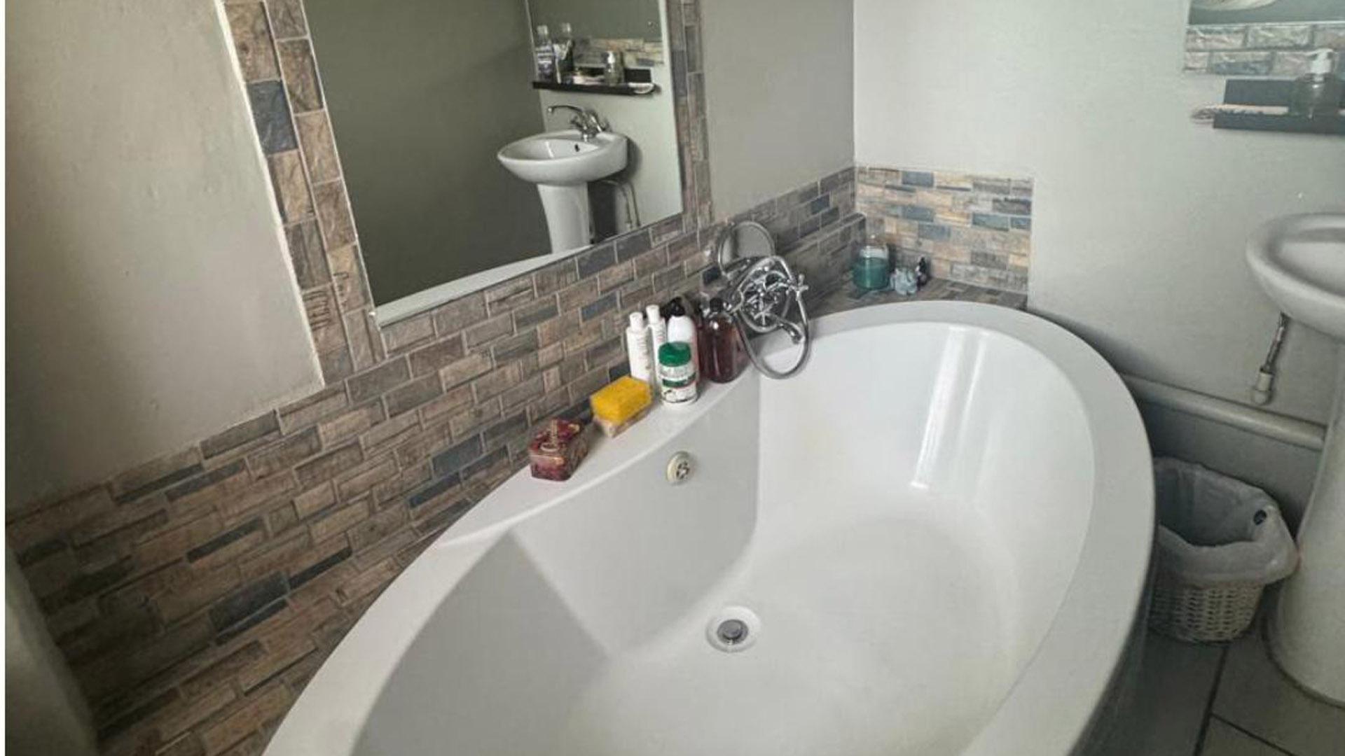 Bathroom 2 of property in Rustenburg