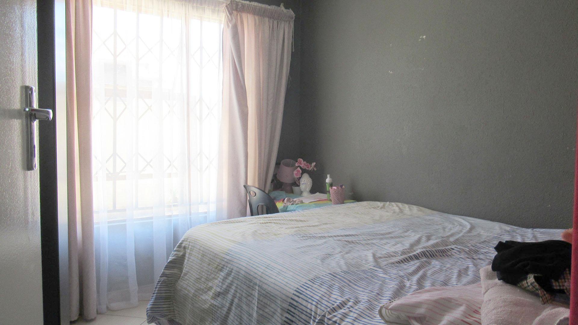 Bed Room 1 - 9 square meters of property in Kagiso