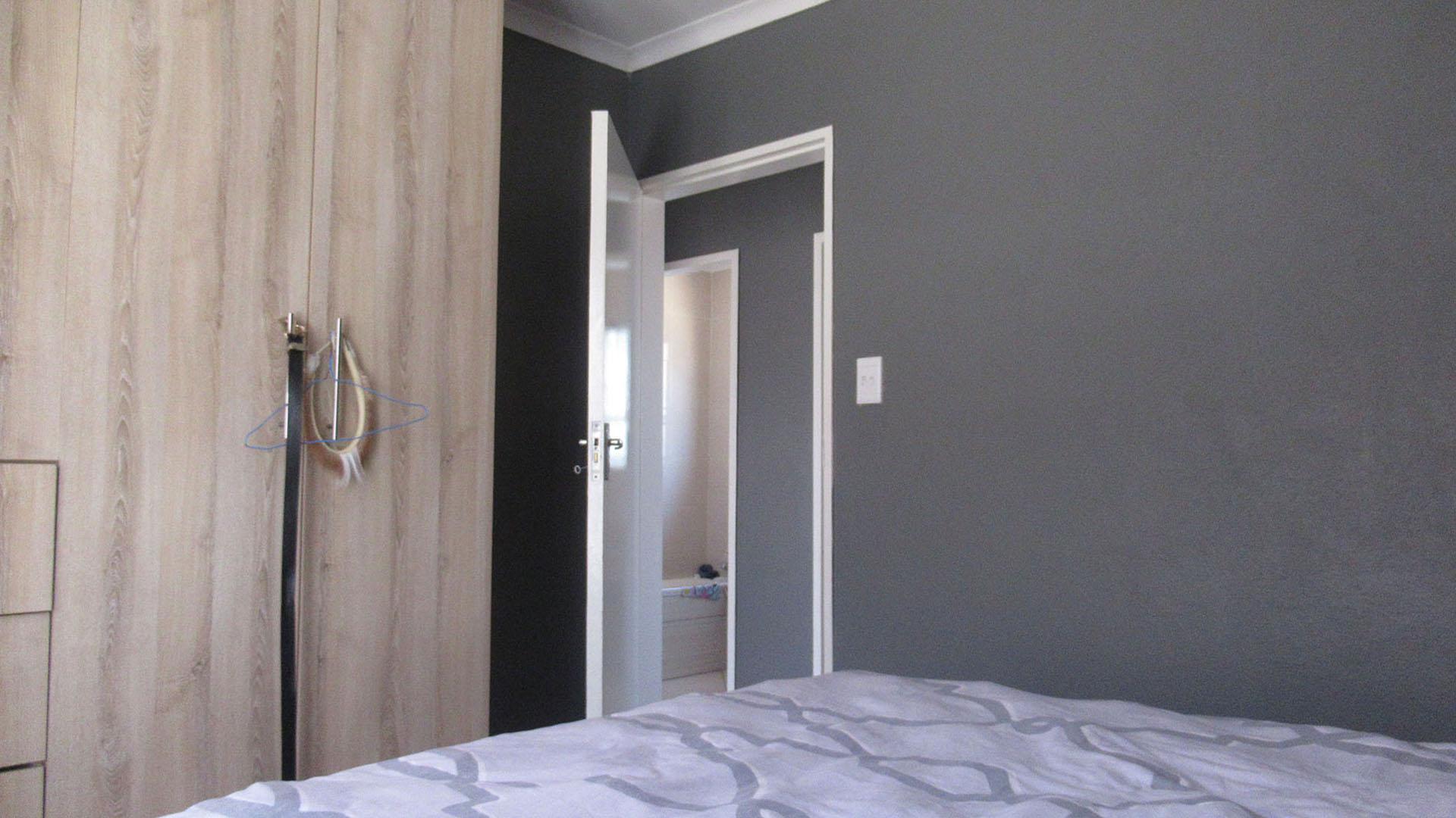Main Bedroom - 12 square meters of property in Kagiso