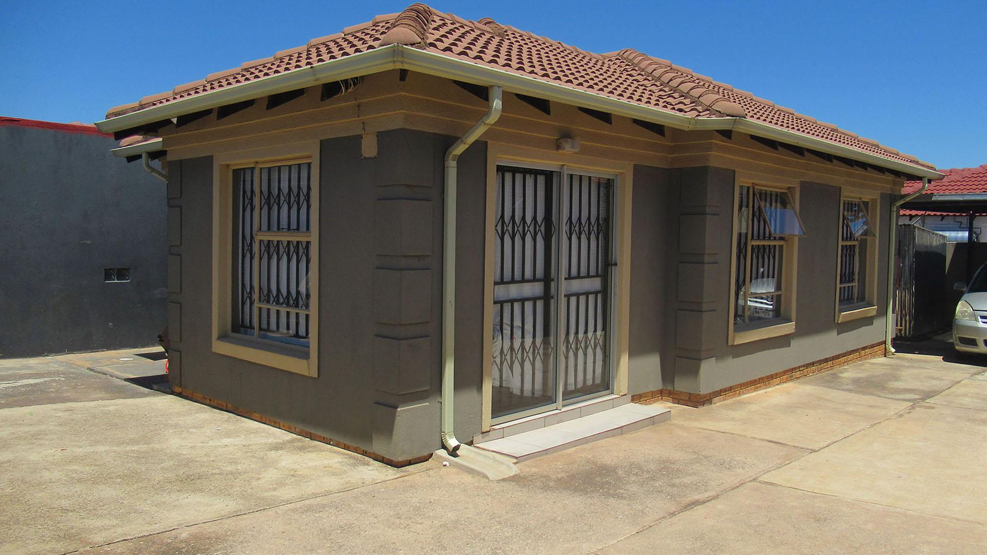 Front View of property in Kagiso