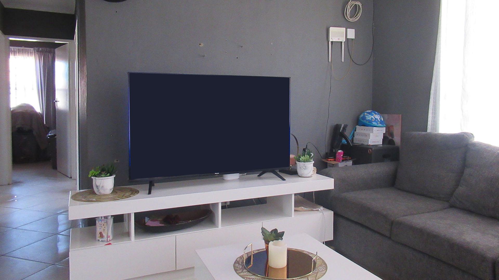 Lounges - 13 square meters of property in Kagiso