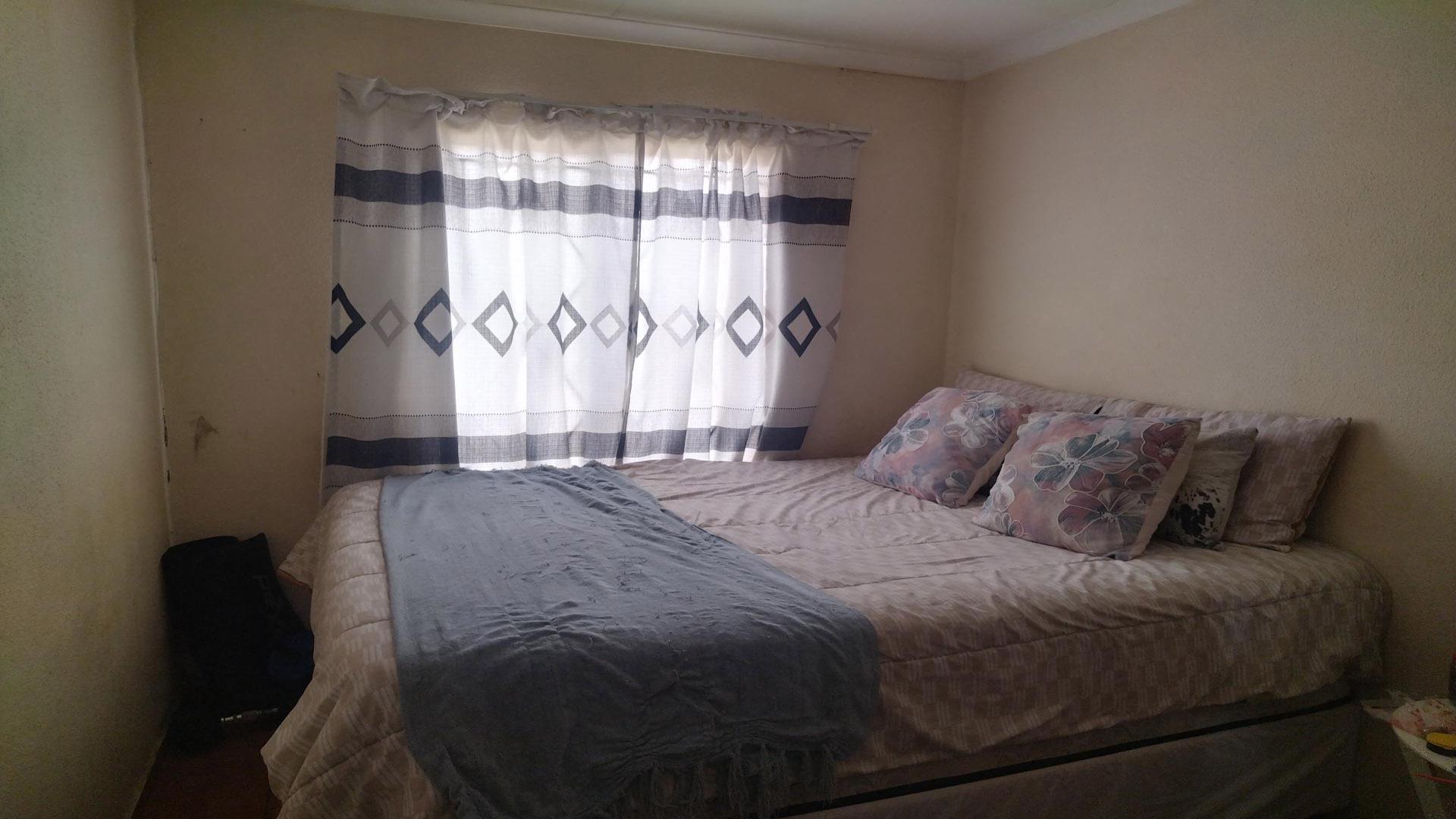 Bed Room 1 of property in Soshanguve