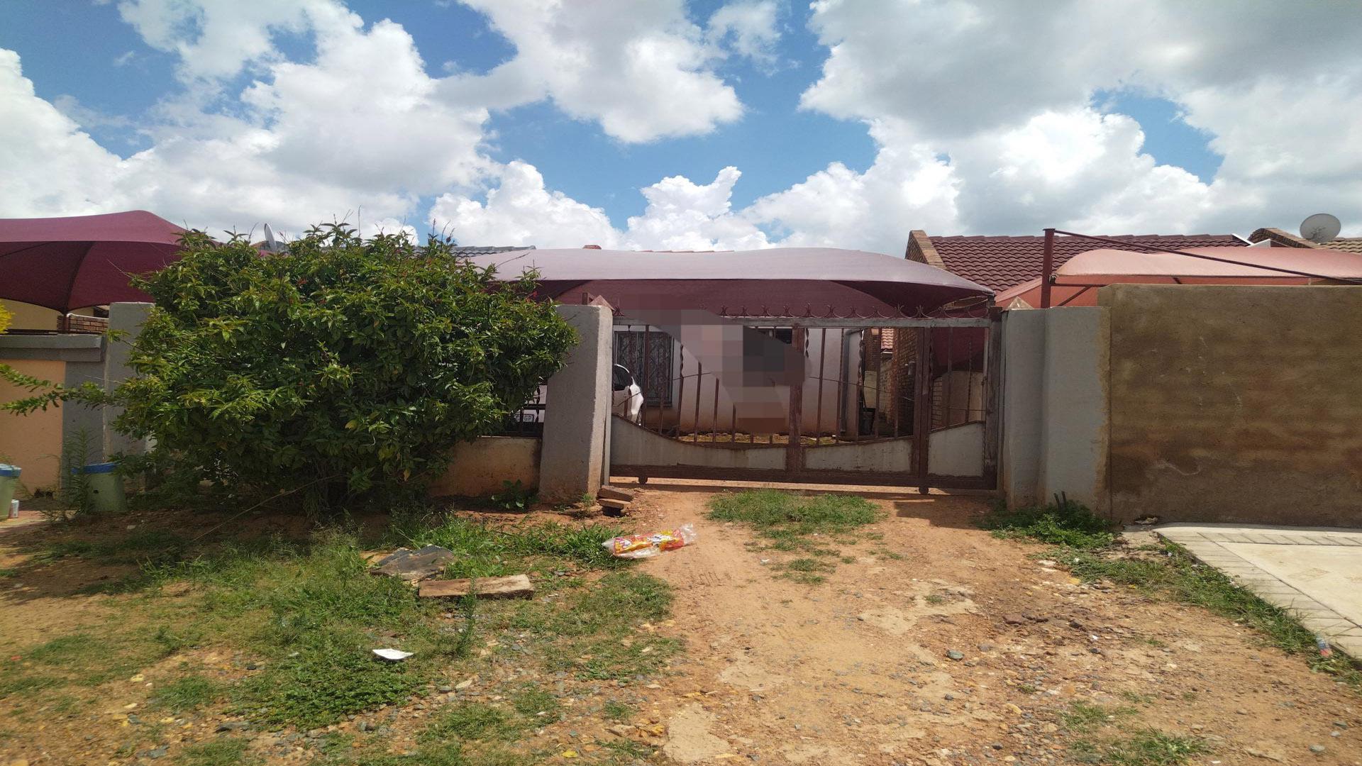 Front View of property in Soshanguve