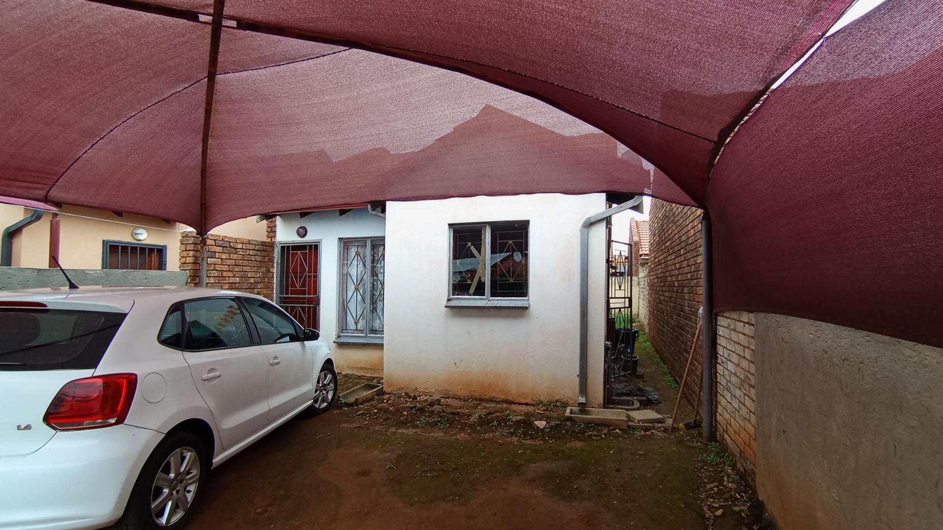Front View of property in Soshanguve