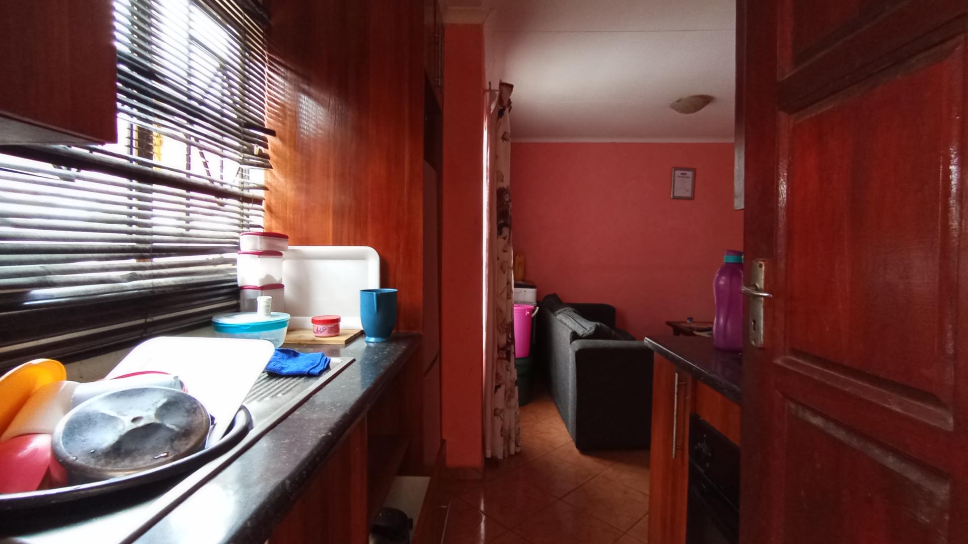 Kitchen - 5 square meters of property in Soshanguve