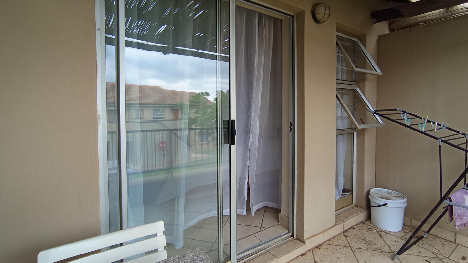 Balcony - 7 square meters of property in Tijger Vallei