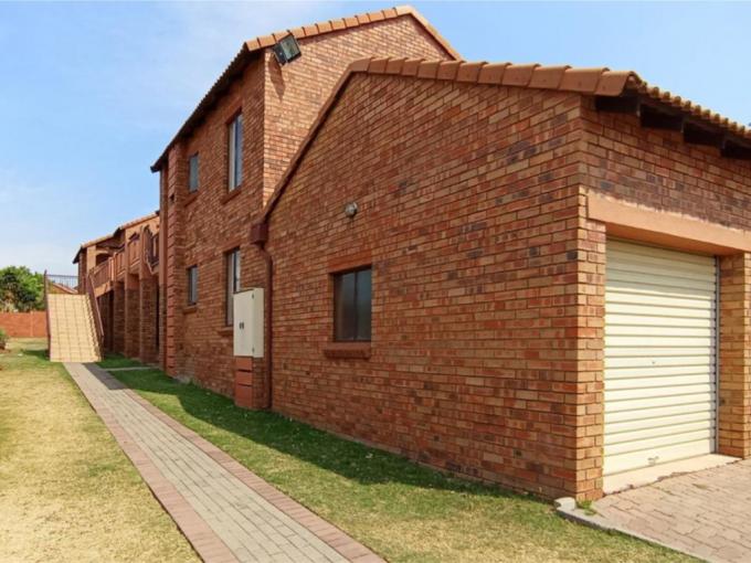2 Bedroom Simplex for Sale For Sale in Mooikloof Ridge - MR701604