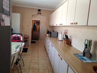  of property in Alan Manor