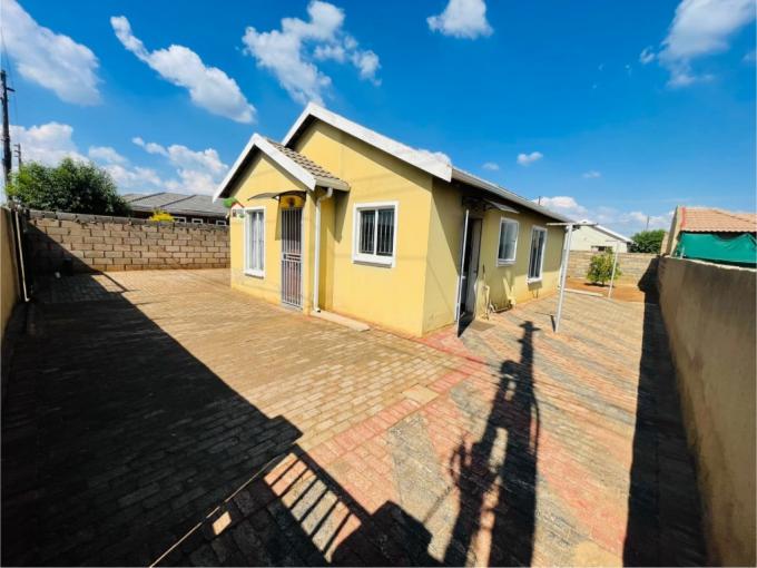 3 Bedroom House for Sale For Sale in Protea Glen - MR701634