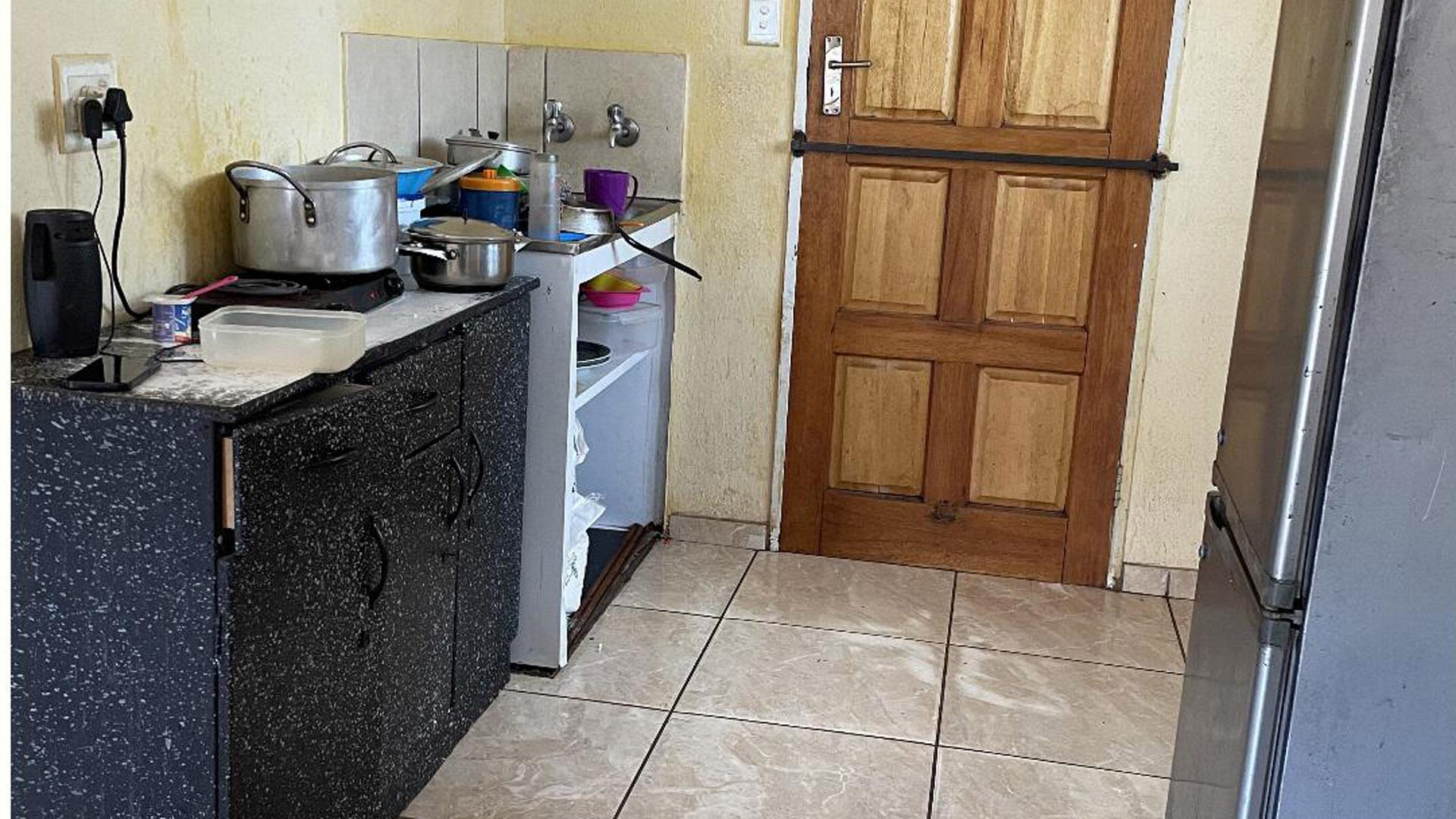 Kitchen of property in Protea Glen