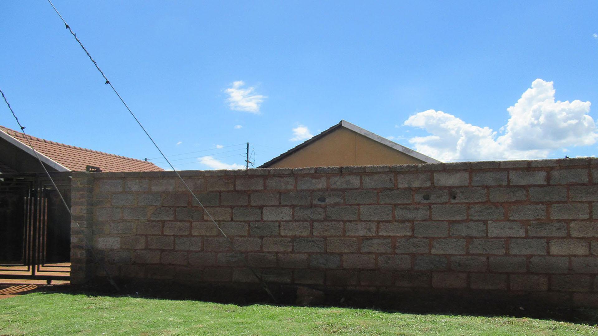 Front View of property in Protea Glen