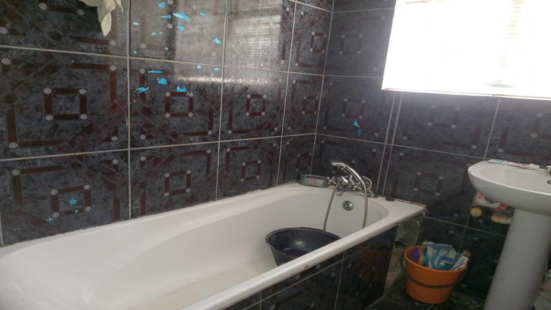 Bathroom 1 of property in Eerste River